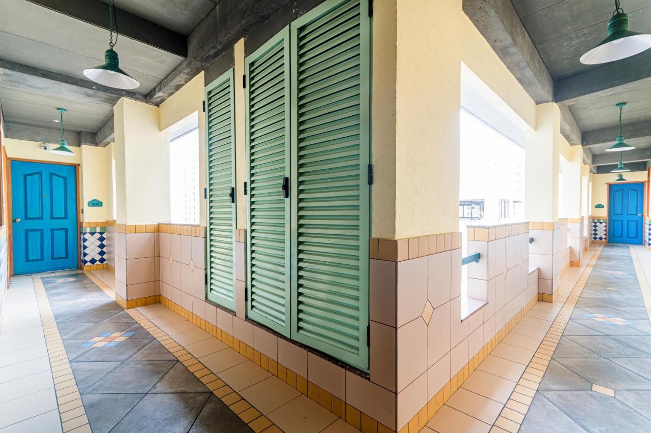 Bougainvilla Apartment Surate Exterior foto