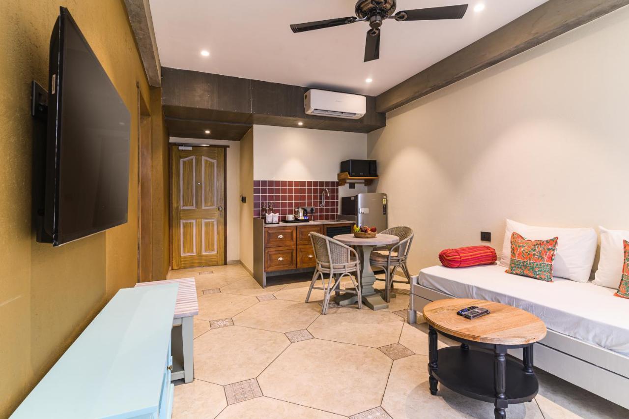 Bougainvilla Apartment Surate Exterior foto